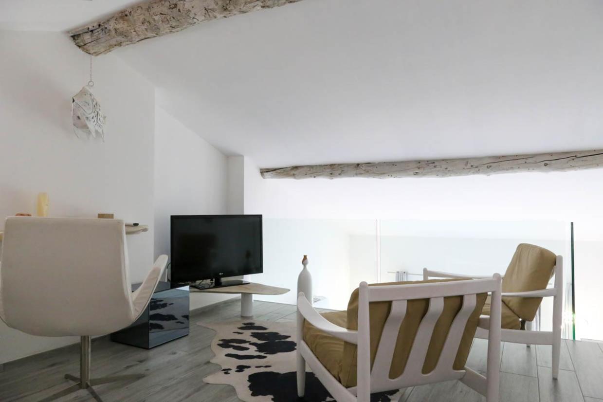 Le Coccinelle Home A Lierna Luaran gambar