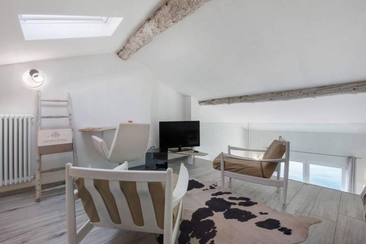 Le Coccinelle Home A Lierna Luaran gambar